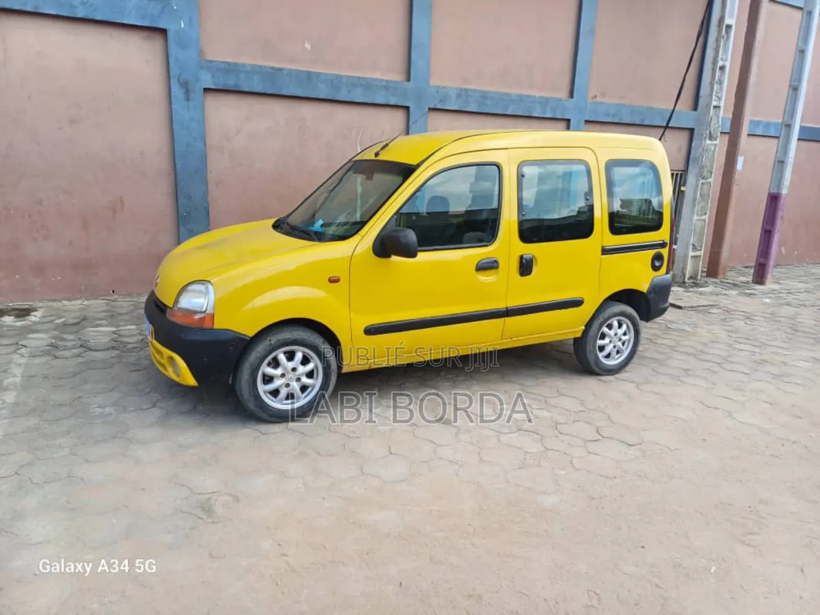 Renault 10 2017 Jaune