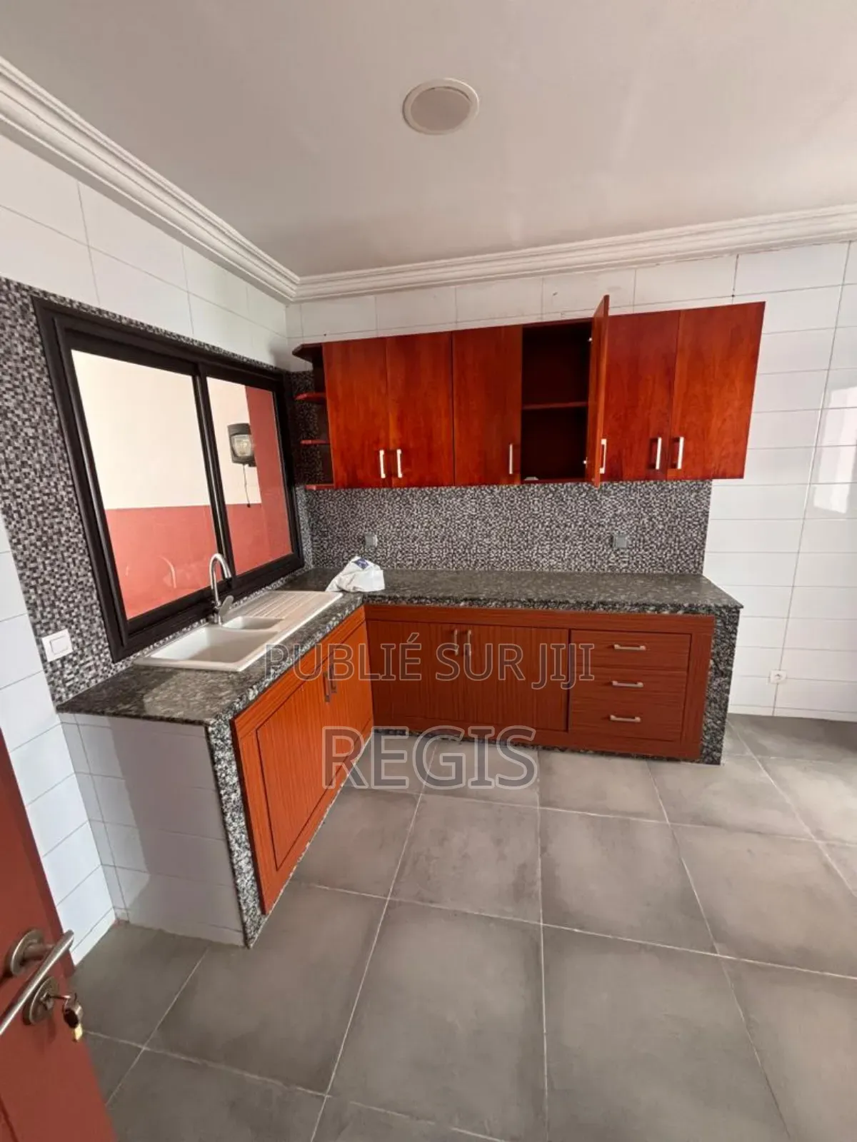 5chbre Duplex dans Villa, Cocody à Louer