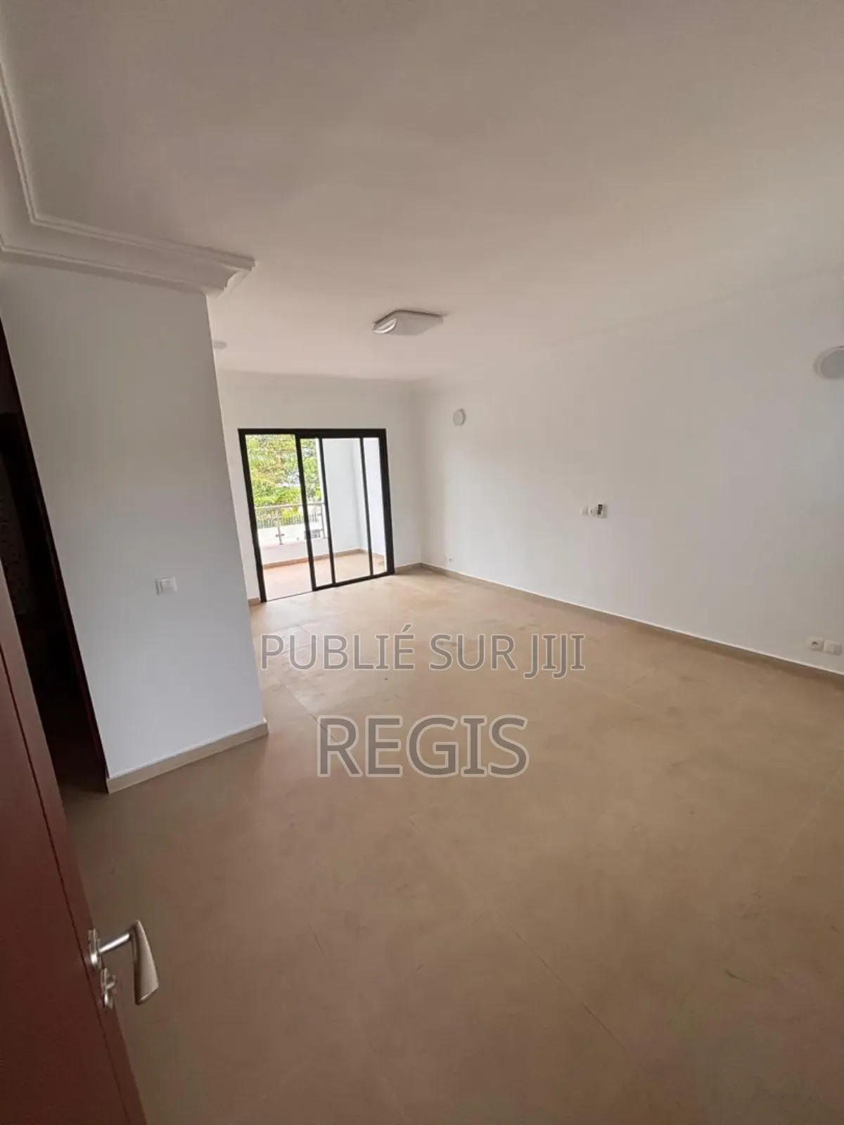 5chbre Duplex dans Villa, Cocody à Louer