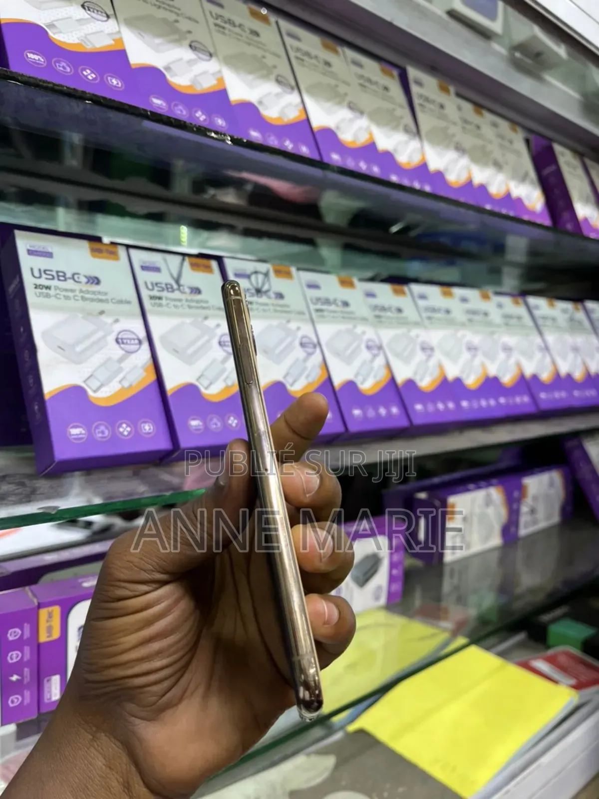 Apple iPhone 11 Pro Max 64 GB Doré