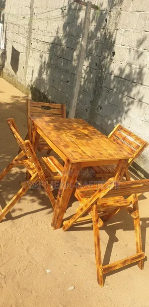 Photo - Table À Manger