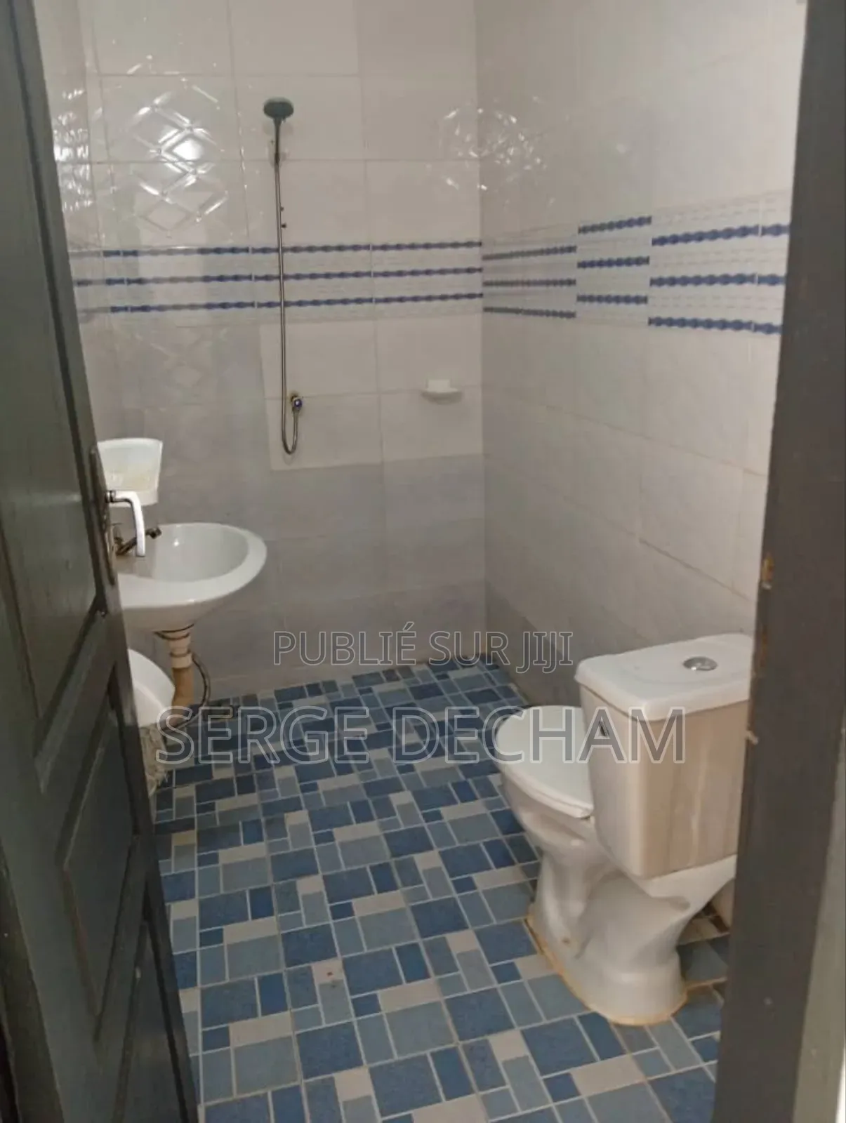 Villa 04pieces 250milles À Bingerville