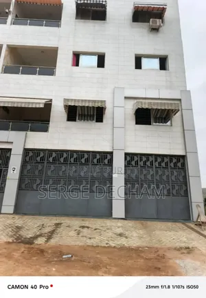 Photo - 03pieces 165milles À Bingerville Résidentielle Palmeraie