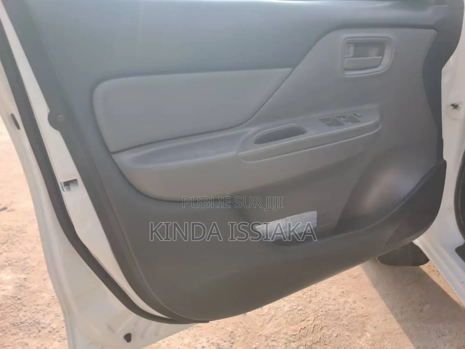 Mitsubishi L200 2019 Blanc cassé