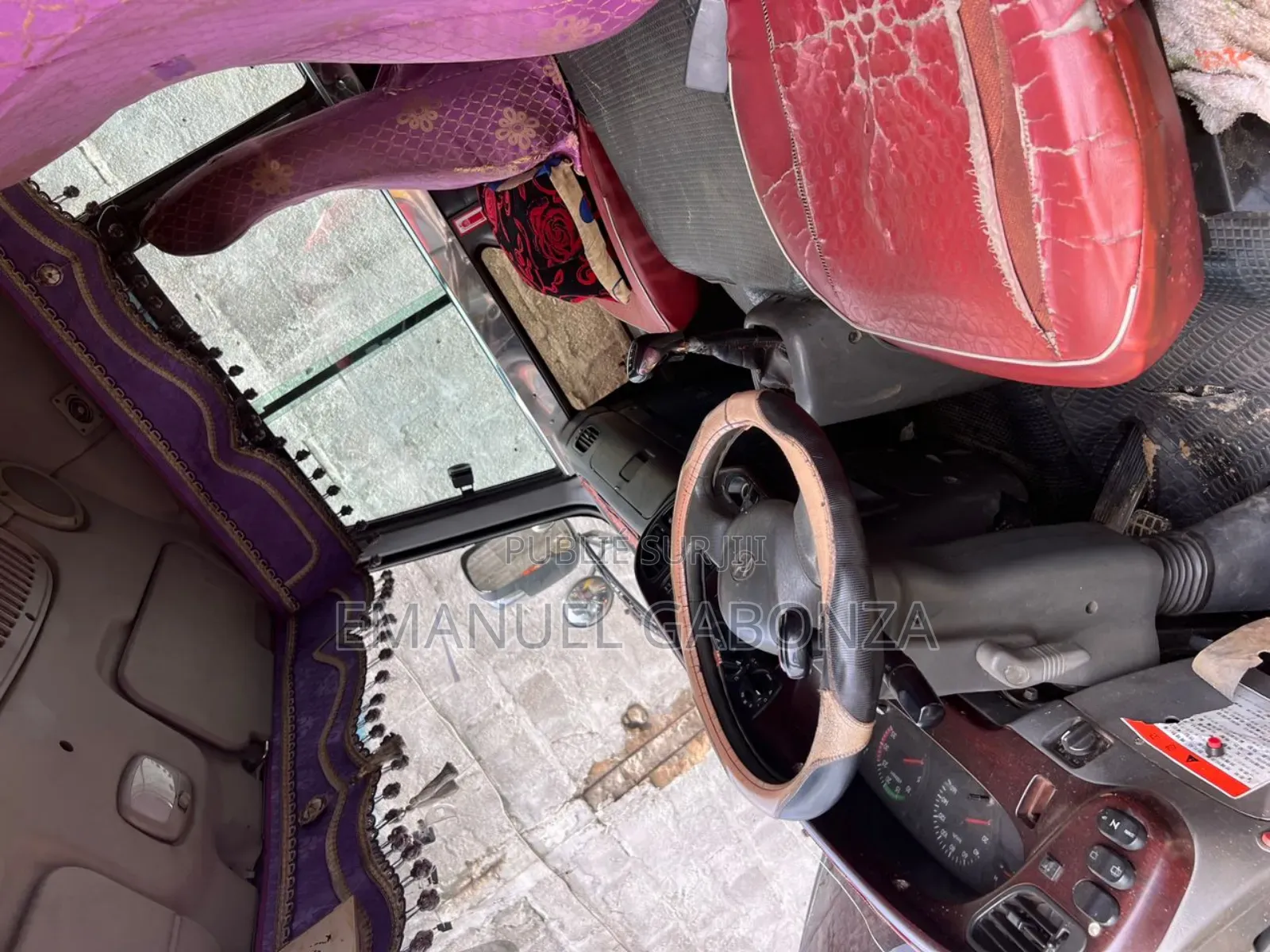 Hyundai County 2017 Jaune