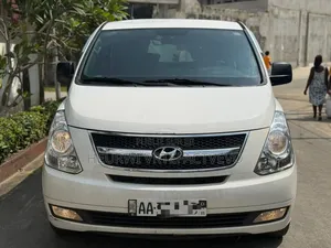 Photo - Hyundai H1 2016 Blanc