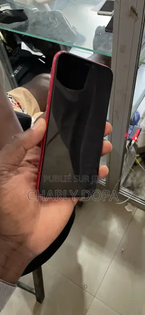 Apple iPhone 11 64 GB Rouge