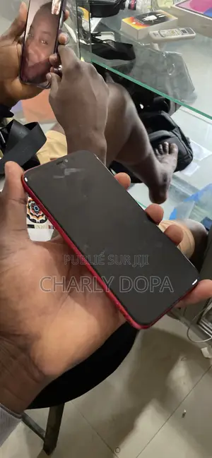 Apple iPhone 11 64 GB Rouge