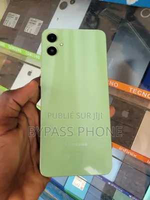 Photo - Samsung Galaxy A05 64 GB Vert