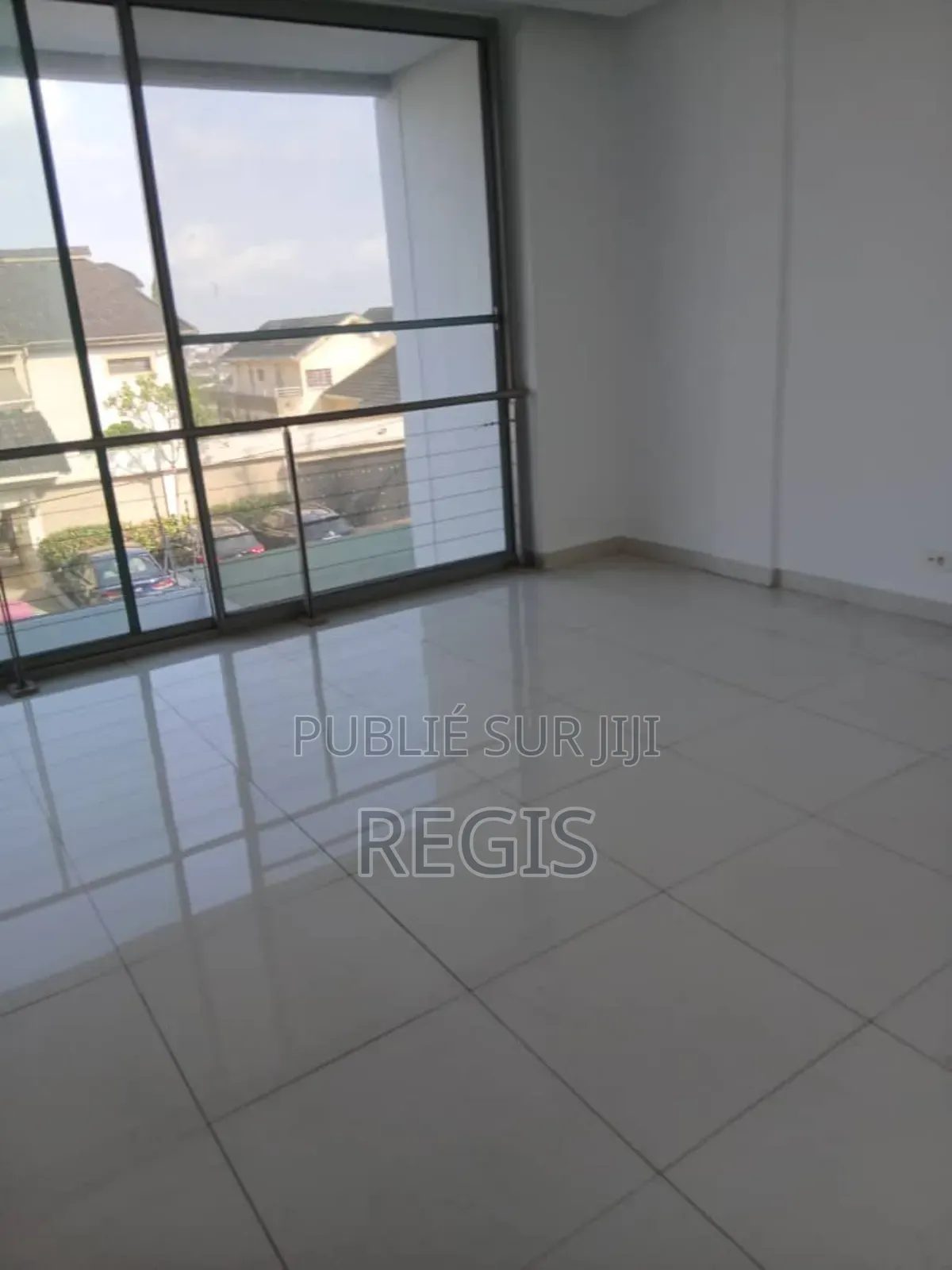 2chbre Maison de ville / Terrasse dans Appartement, Cocody à Louer