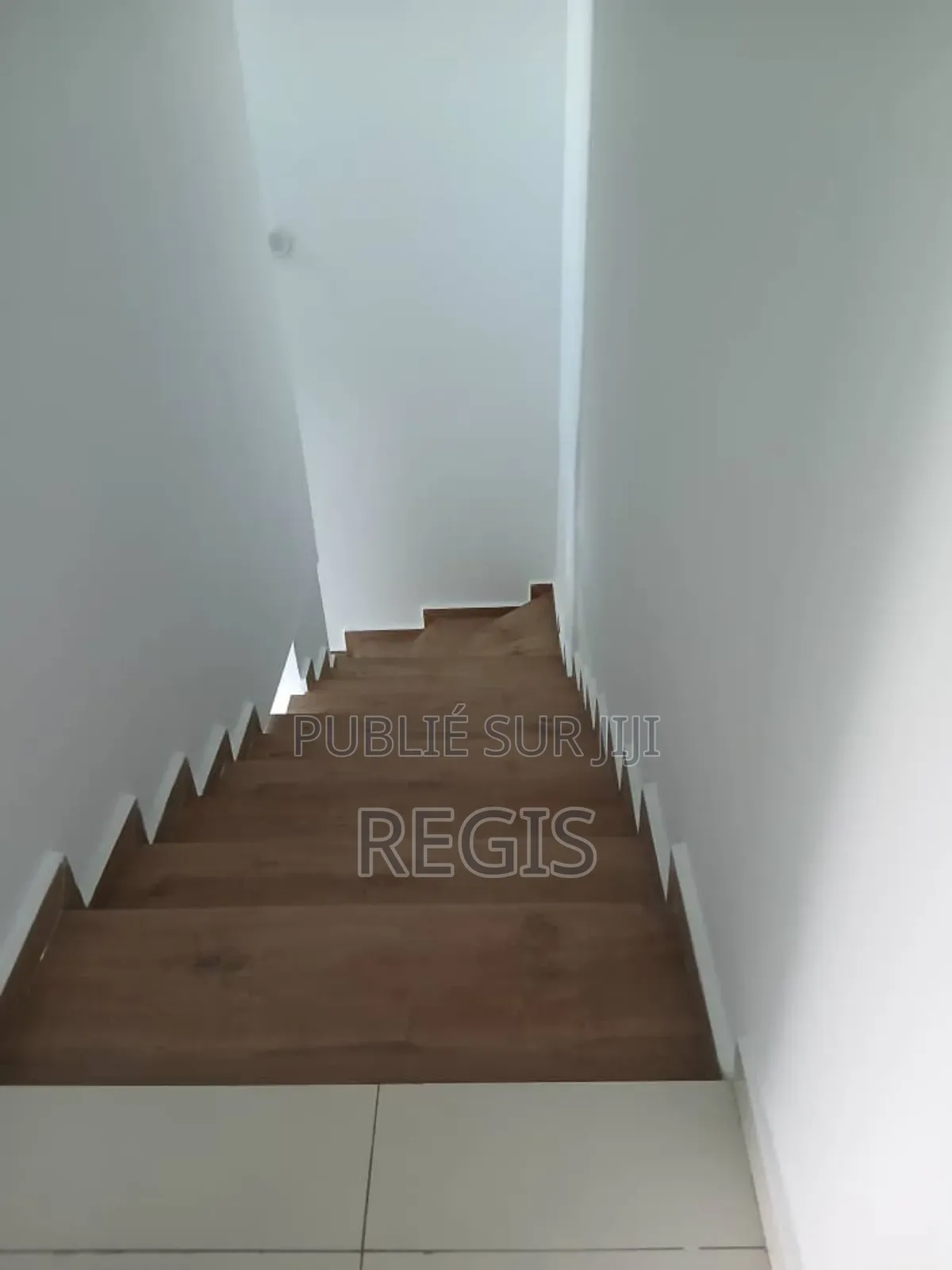 2chbre Maison de ville / Terrasse dans Appartement, Cocody à Louer