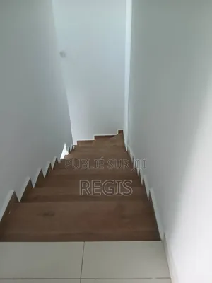 2chbre Maison de ville / Terrasse dans Appartement, Cocody à Louer