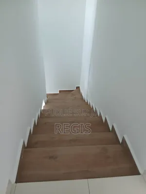 2chbre Maison de ville / Terrasse dans Appartement, Cocody à Louer