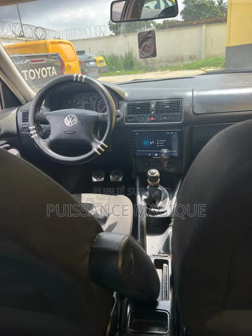 Volkswagen Golf 1999 Gris