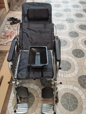 Fauteuil Roulant Très Ajustable