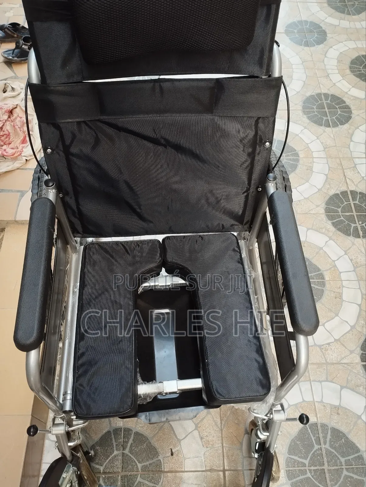 Fauteuil Roulant Très Ajustable