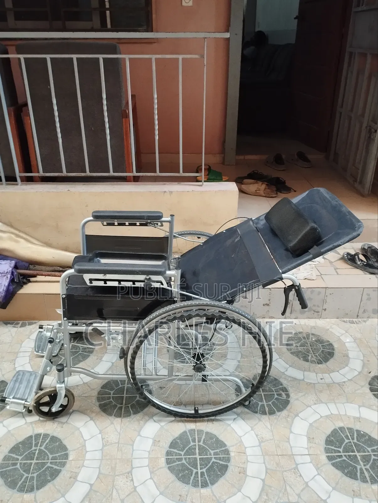 Fauteuil Roulant Très Ajustable