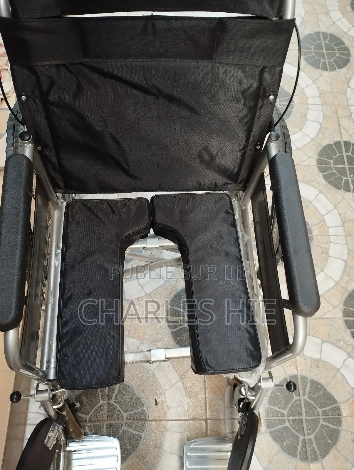 Fauteuil Roulant Très Ajustable