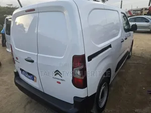 Photo - Citroen Berlingo 2021 Blanc