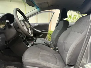 Hyundai Accent 2014 Gris