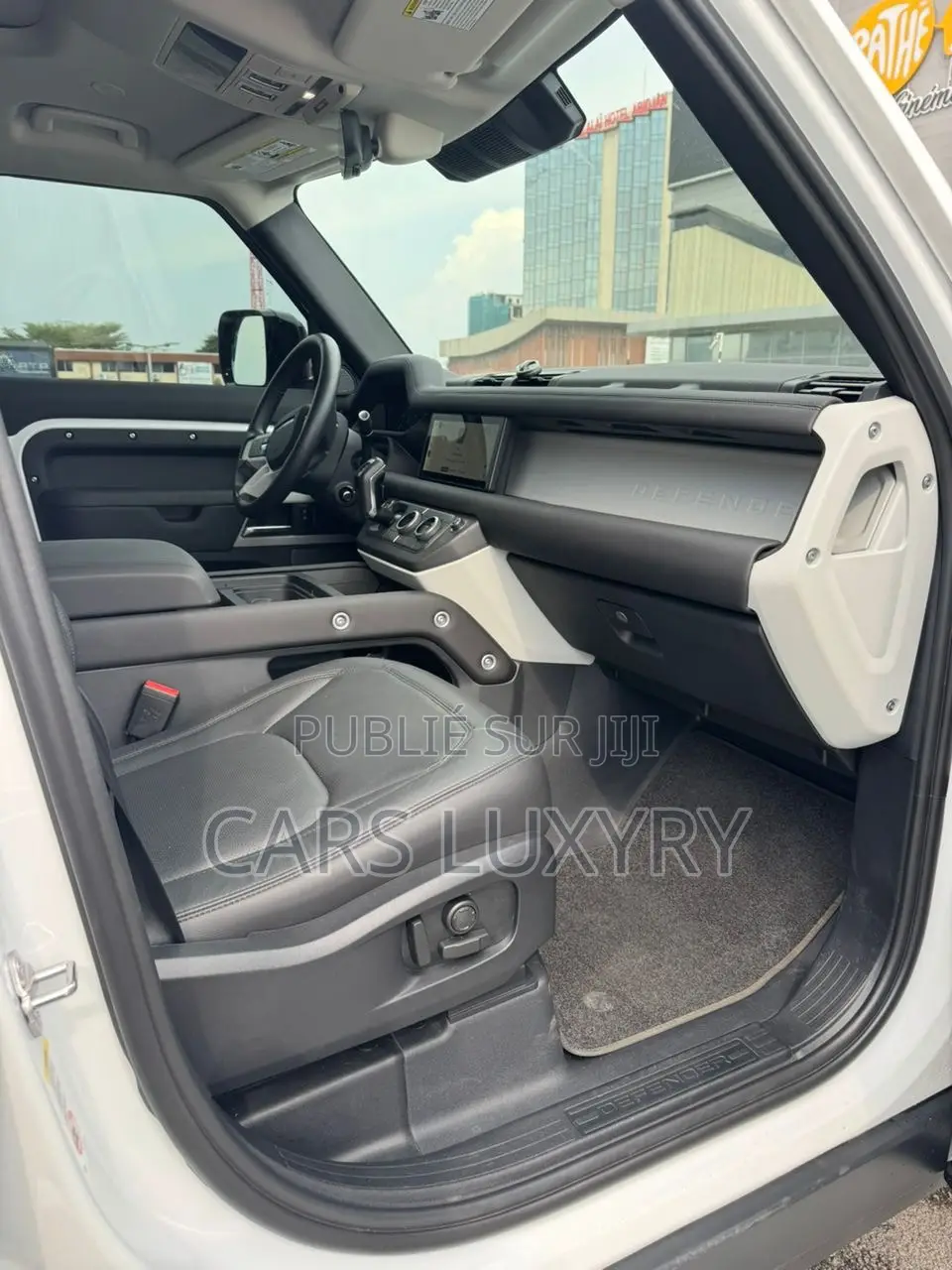 New Land Rover Defender X-Dynamic SE 2024 Blanc