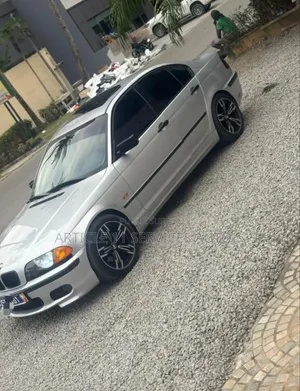 BMW 318i 2000 Gris