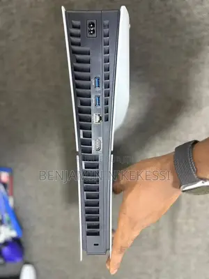 À Vendre : Ps5 Slim – Édition Spéciale Fortnite – Pack Complet