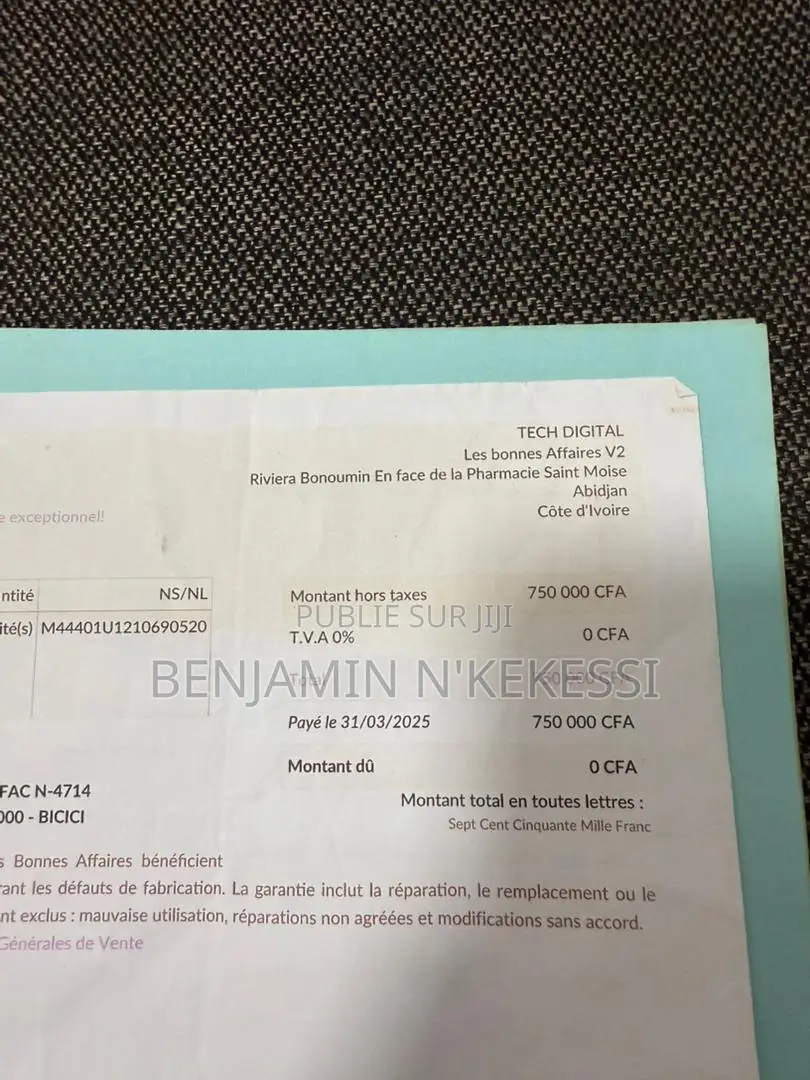 À Vendre : Ps5 Slim – Édition Spéciale Fortnite – Pack Complet