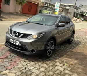 Photo - Nissan Qashqai 2018 Gris
