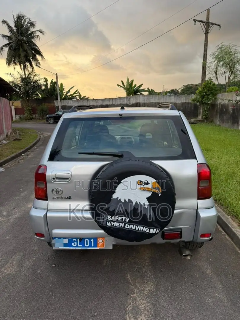 Toyota RAV4 1.8 2005 Gris