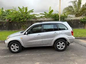 Toyota RAV4 1.8 2005 Gris