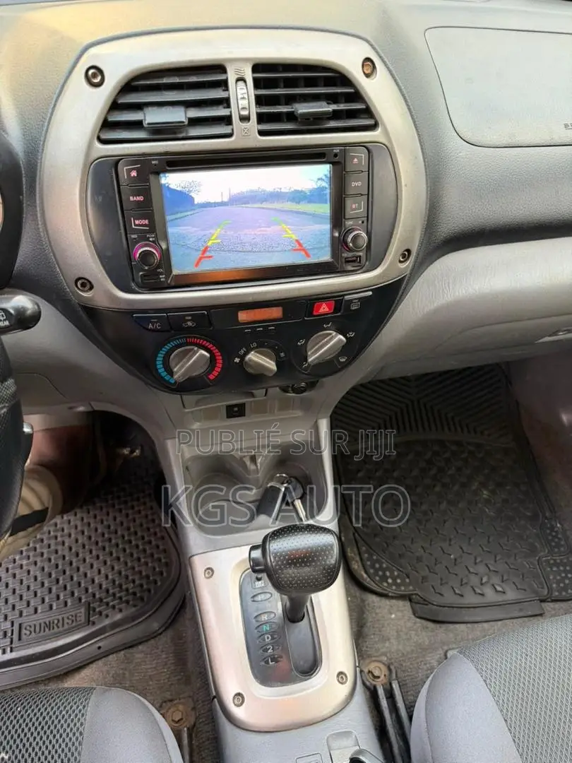 Toyota RAV4 1.8 2005 Gris