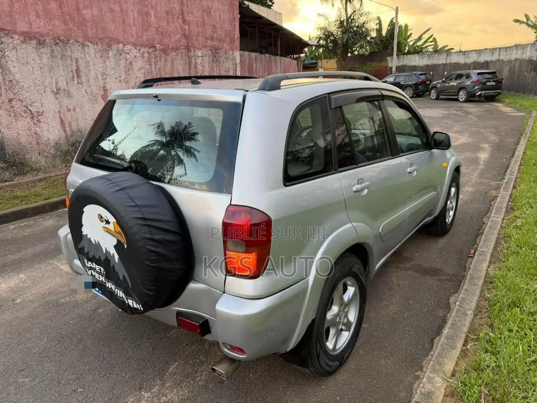 Toyota RAV4 1.8 2005 Gris