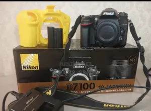 Nikon D7100 + 18 105mm