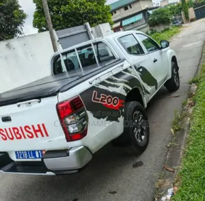 Mitsubishi L200 2022 Blanc