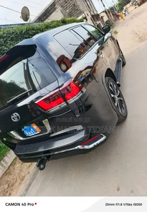 Toyota Land Cruiser Prado 2017 Black