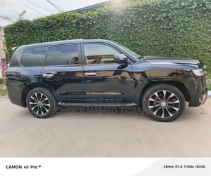 Toyota Land Cruiser Prado 2017 Black