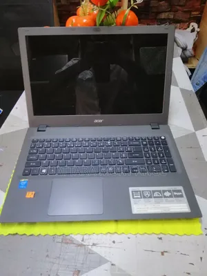 Photo - Ordinateur portable Acer Aspire E15 4GB Intel Core i3 HDD+SSD 1T