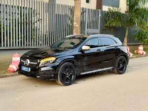 Mercedes-Benz GLA 250 2016 Bordeaux
