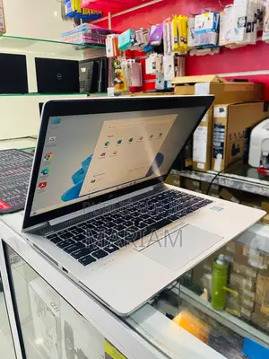 New Ordinateur Portable HP EliteBook 840 G5 8GB Intel Core I5 SSD 256GB