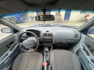 Hyundai Elantra GT 2002 Blue