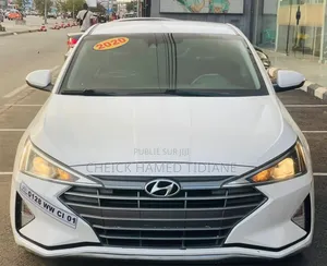 Photo - Hyundai Elantra 2020 Blanc