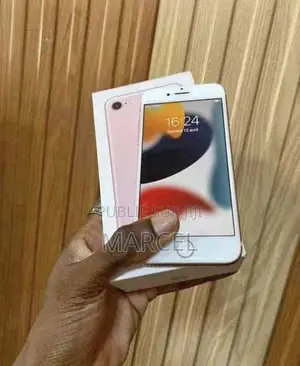 Photo - New Apple iPhone 7 32 GB