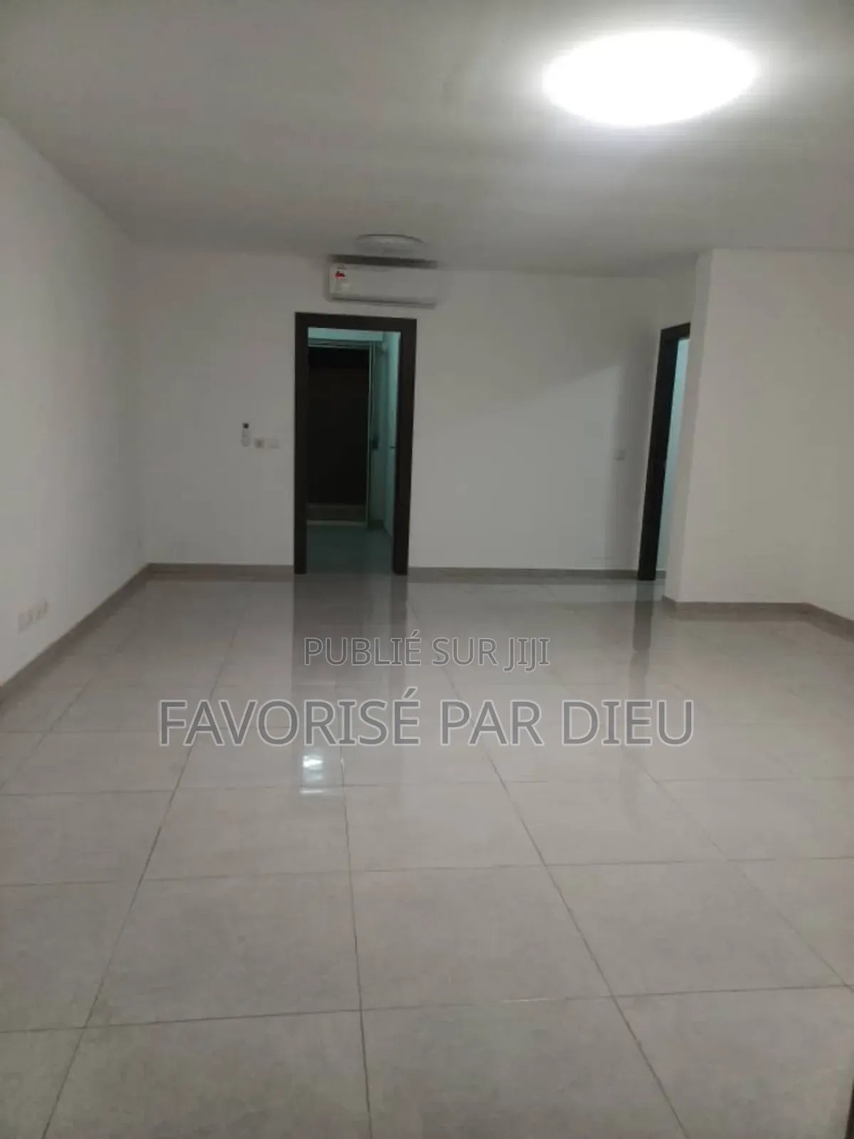 3chbre Maison de ville / Terrasse dans Grand-Bassam à Louer