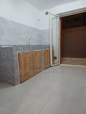 3chbre Maison de ville / Terrasse dans Grand-Bassam à Louer