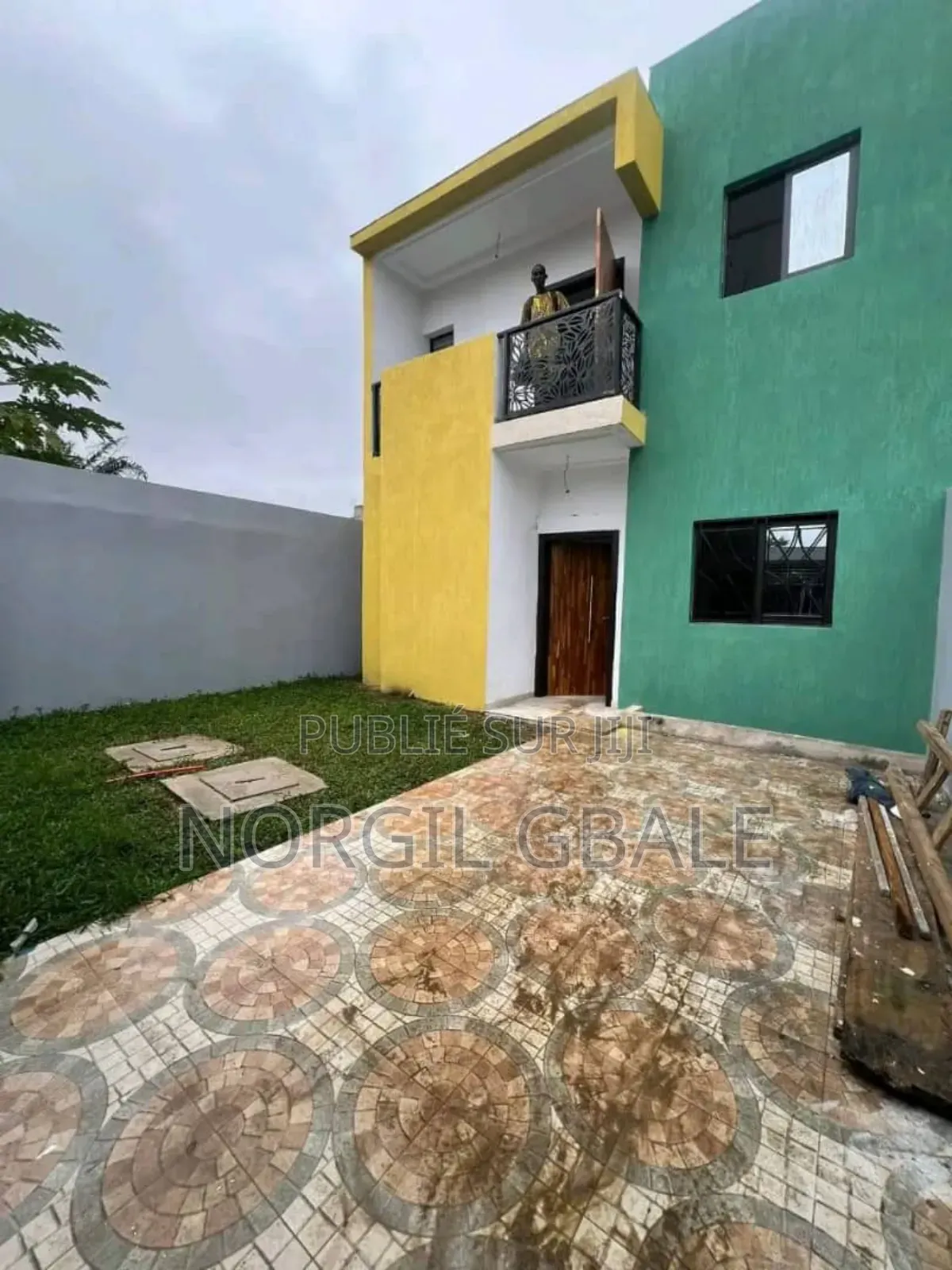 3chbre Duplex dans Avec Norco, Cocody à Louer