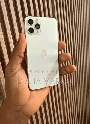 Photo - Apple iPhone 11 Pro 64 GB Blanc