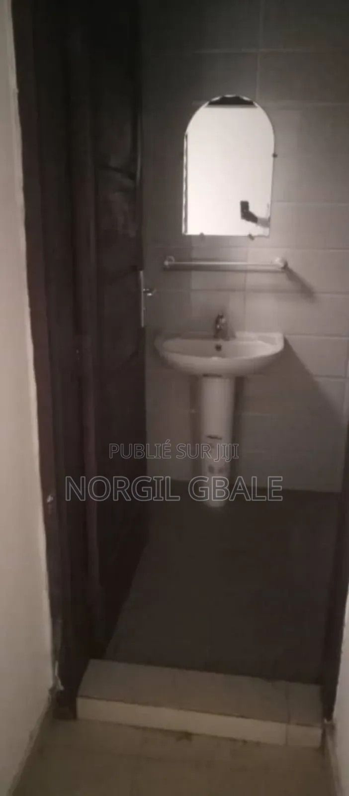 3chbre Appartement dans Avec Norco, Cocody à Louer