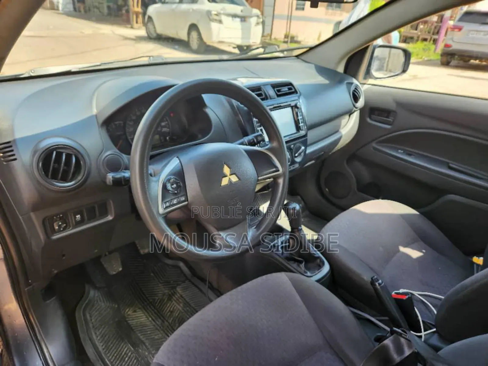 Mitsubishi Mirage DE 4dr Hatchback (1.2L 3cyl 5M) 2014 Gris