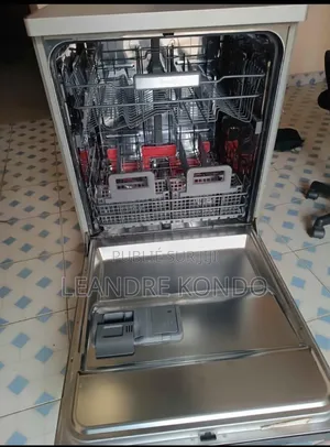 Machine a Fait La Vaisselle ( Machine Pour Laver Assiette )